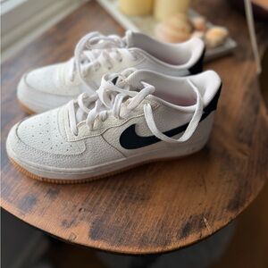Nike Kids White and Navy Sneakers